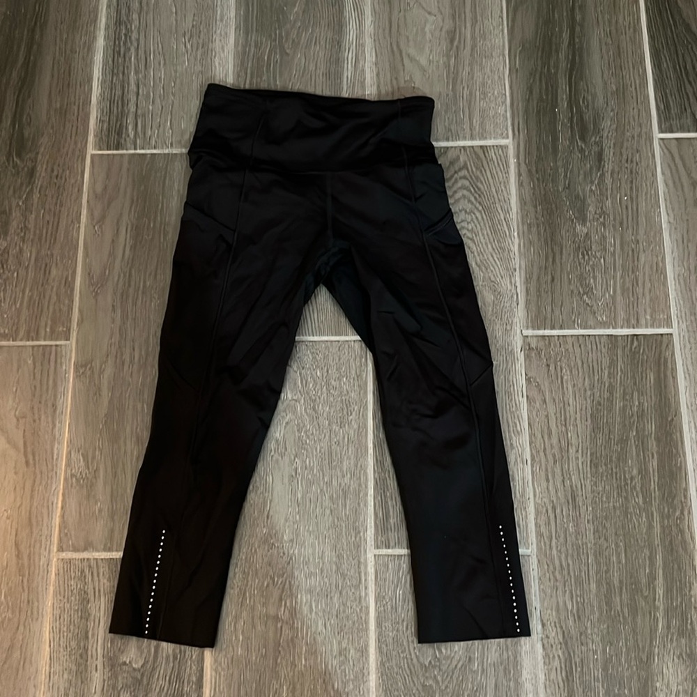 Lululemon cropped legging size 4
